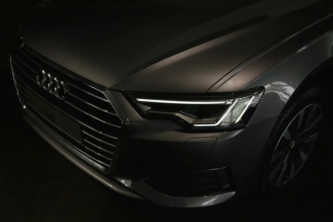 Detaliu de automobil din selecția NORD